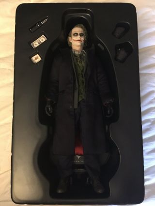 Hot Toys The Dark Knight TDK The Joker MMS68 1/6 Collector’s Edition Figure 5