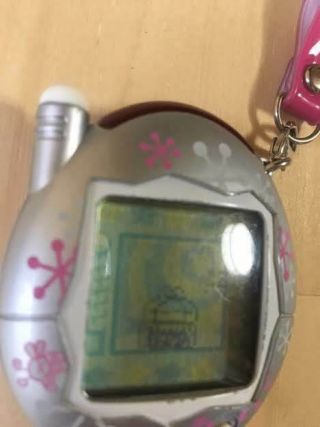 Japan Keitai Kaitsu Tamagotchi plus Silver Pink Bandai 4