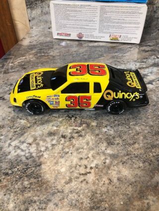 1995 Action 1/24 Alan Kulwicki Quincy ' s Steakhouse Ford 35 Bank 3