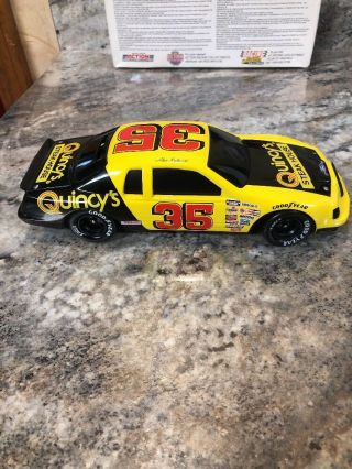 1995 Action 1/24 Alan Kulwicki Quincy ' s Steakhouse Ford 35 Bank 5