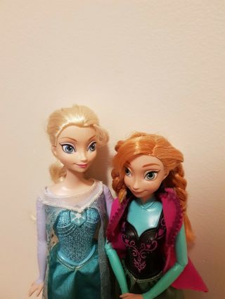 Disney Frozen Princess Elsa And Ana Mattel Dolls And Dresses