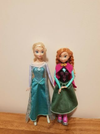 Disney Frozen Princess ELsa And Ana Mattel Dolls and dresses 2