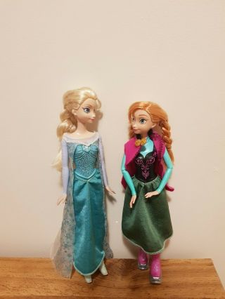 Disney Frozen Princess ELsa And Ana Mattel Dolls and dresses 4