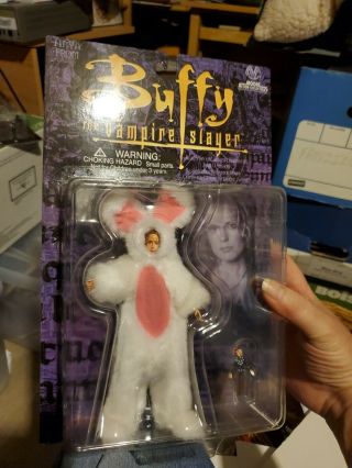 Buffy The Vampire Slayer " Fear Itself " Anya Figure With White Bunny Suit Nip