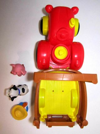 2011 Fisher - Price Little People X2158 Tow ' N Pull TRACTOR FARMER COW PIG Musical 3