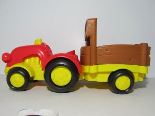 2011 Fisher - Price Little People X2158 Tow ' N Pull TRACTOR FARMER COW PIG Musical 4