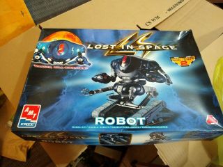 Amt Lost In Space Robot Plastic Model Kit