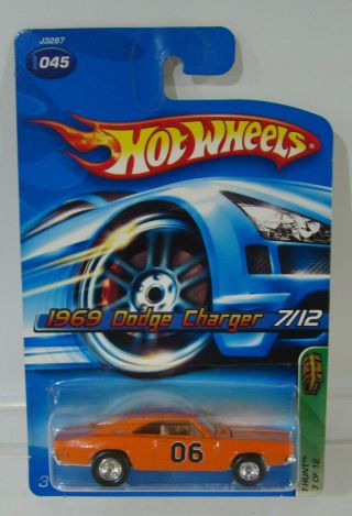 Hot Wheels 2006 Treasure Hunt 69 Dodge Charger General Le Momc W/protecto