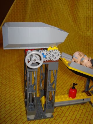 Lego Toy Story Trash Compactor Escape 7596 boys/girls 7, 4