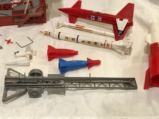Vintage MONOGRAM US Space Missiles ROCKETS Model Kit Launcher Parts 3