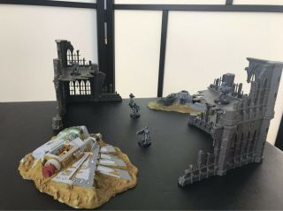 Wh 40k Terrain / Scenery: Pro Painted Imperial Aquilla Wreck & Unpainted Ruins