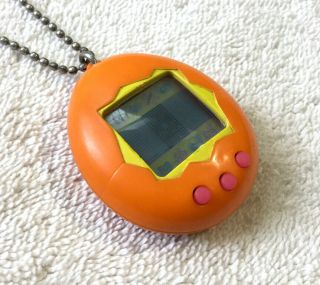 ENG English Bandai Virtual Pet Tamagotchi Orange Red Button 1997 TMGC 4