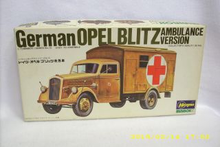 Hasegawa Minibox German Opel Blitz Ambulance Version Complete Model Kit 1/72 15