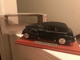 Signature Models 1938 Cadillac V - 16 Fleetwood Town Car Black 1:18 Die - Cast Metal