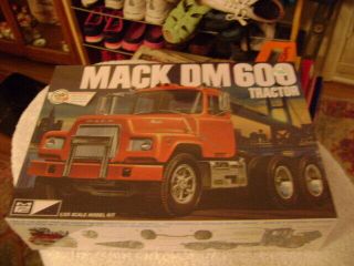 Old 1/25 Mpc 859/06 Mack Dm600 Tractor Trailer Truck Kit / Xlnt
