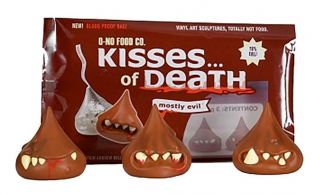 2 " Kisses Of Death 3 Pack Mostly Evil Chocolate Vinyl Figures Andrew Bell Sdcc