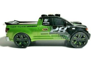 Road Rippers Toyota Tundra Off - Road 4x4 Motorized Lights Sound -