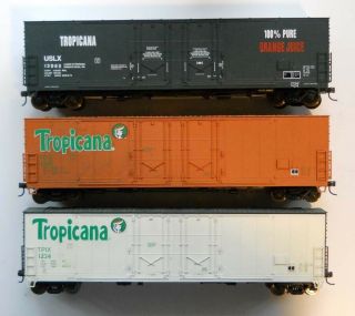 3 Atlas O Scale 2 - Rail Tropicana Juice Cars