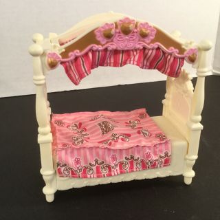 Fisher Price Loving Family Kids Bedroom Canopy Bed / Dressing Table