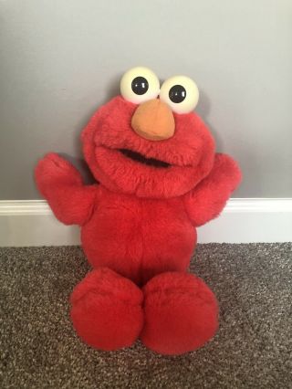 Vintage Tickle Me Elmo 1996/1997 Sesame Street Talks Laughs Shakes