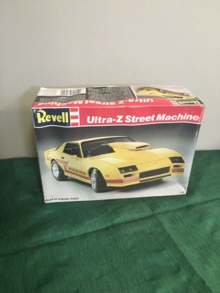 Revell Ultra - Z Street Machine 1/25 7169 Model Kit B11