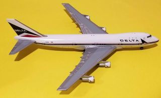 Gemini Jets 1:400 Delta Airlines 747 - 100 Widget Livery N9896 2