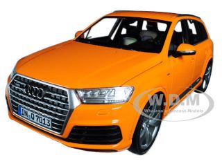 Scuffmarks 2015 Audi Q7 Orange 1:18 Diecast By Minichamps 110014004