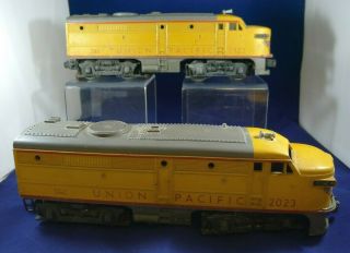 1950 Lionel 2023 Twin Diesel Locomotives Yellow Nose