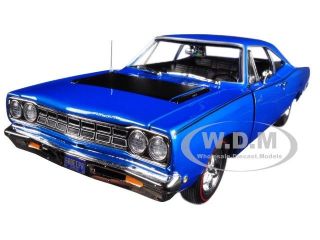 Boxdented 1968 Plymouth Road Runner Blue Class Of 68 1/18 By Autoworld Amm1125