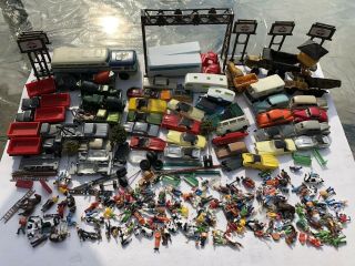 N Scale Trains 100,  Figures Vehicles People Accesories