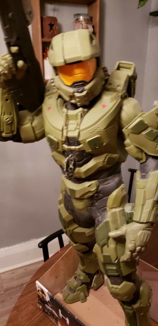 31 " Master Chief Collectable - With Limited Edition Unsc Dog Tag