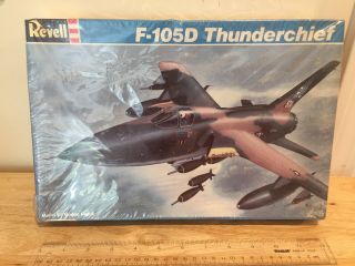 1/72 Revell 4363 Plastic Model Plane Kit Republic F - 105d Thunderchief Fighter