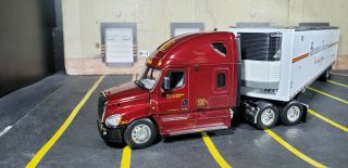 DCP 1/64 Diecast Promotions 32513 Henderson Freightliner Cascadia Internal 3