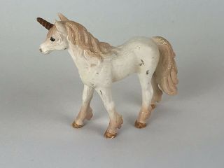 Schleich Unicorn Foal Tan with Vine & Glitter 3.  5 