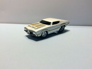 MUSCLE MACHINES 1970 OLDS 442 1:64 DIECAST 70 OLDSMOBILE 442 4