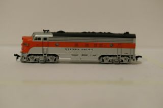 Atlas HO Scale 8317 FP - 7 Diesel Locomotive Western Pacific 804 A w 4