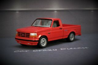 1993 - 1995 Ford F - 150 SVT Lightning Muscle V - 8 Pickup Truck 1/64 collectible 4