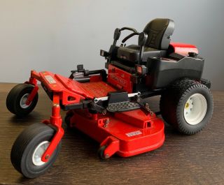Gravely 260Z Zero Turn Lawn Mower TWH Collectibles 1/12th Scale Model Detail 3