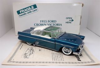 Danbury 1955 Ford Crown Victoria Custom Metallic Turquoise - 1:24 Diecast