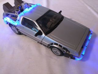 Diamond Select Back To The Future Car 1/15 Lights & Sounds Delorean Time Machine