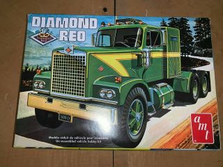 Amt 719/06 Diamond Reo Tractor Truck 1:25