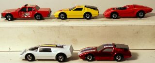 Dte 5 1983 Hot Wheels Crackups Bw Fire Chief,  (4) Racers - White,  Yel,  Mar,  & Red