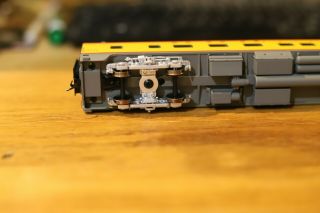Walthers 932 - 9490 Union Pacific Cities Series PS 4 - 4 - 2 Sleeper w 5