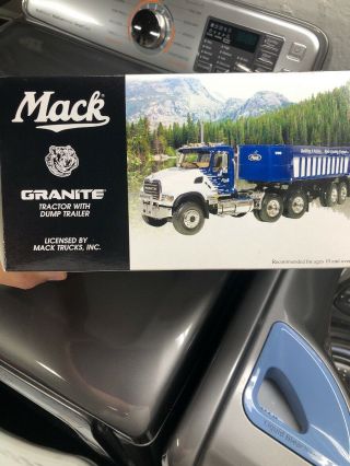 First Gear 1/34 Mack Granite Tractor With End Dump Trailer 19 - 3301