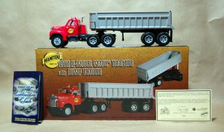 1:34 - First Gear 1960 B - Model Mack Tractor With Dump Truck - 18 - 2510 - Ny Show