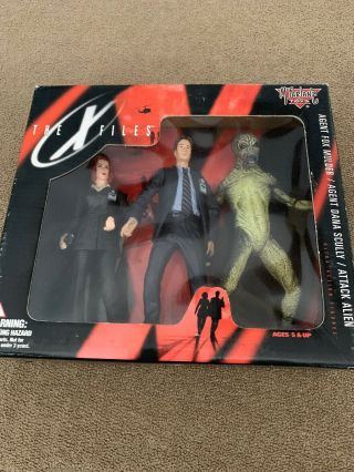 1998 Mcfarlane Toys The X Files Agent Fox Mulder/dana Scully/attack Alien (jr)