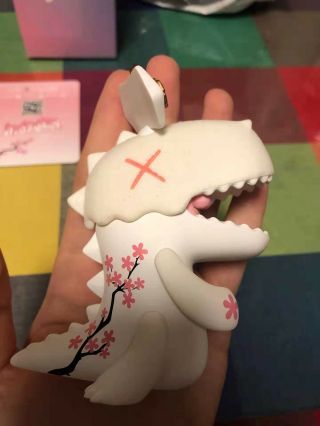 HEY DOLLS x Litor ' s White Dinosaur Queen Mini Figure Designer Art Toy 4