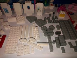 LEGO Town Paradisa Dolphin Point (6414) Get Everything In The Pictures. 4