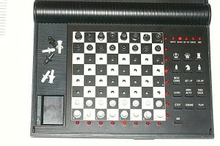 RadioShack Portable 1650L Sensory Chess Computer P/N: 60 - 2252 3