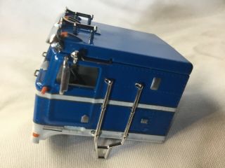 Dcp 1:64 Kenworth K100 Blue And White Flattop Cab